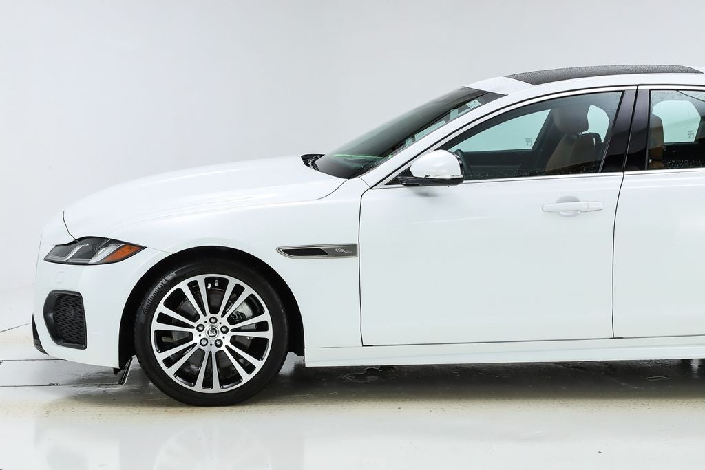 2024 Jaguar XF R-Dynamic SE