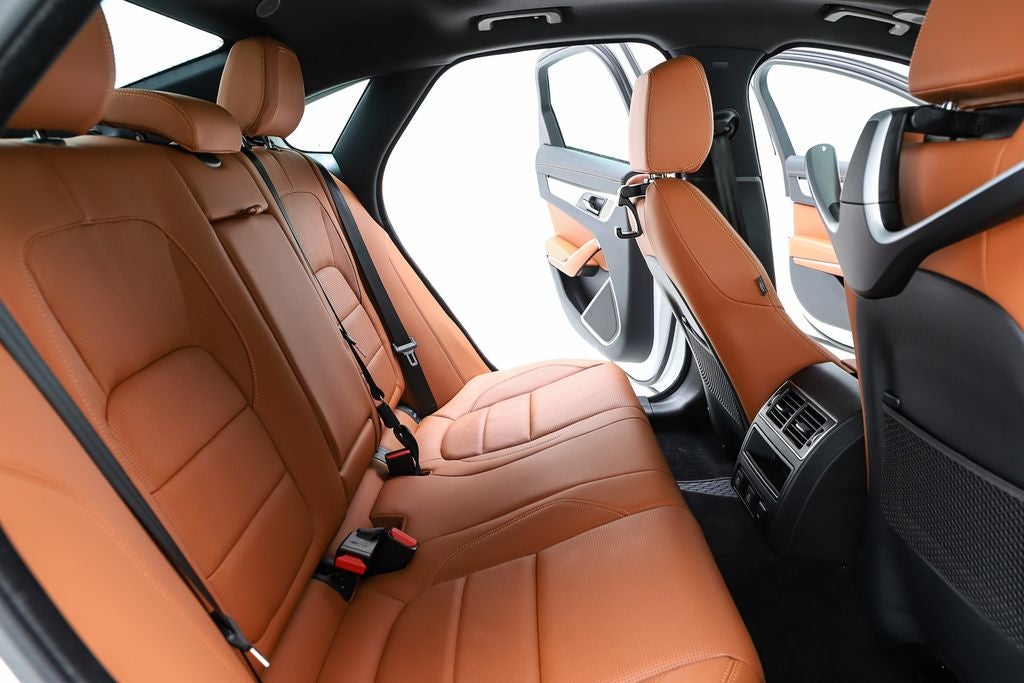 2024 Jaguar XF R-Dynamic SE