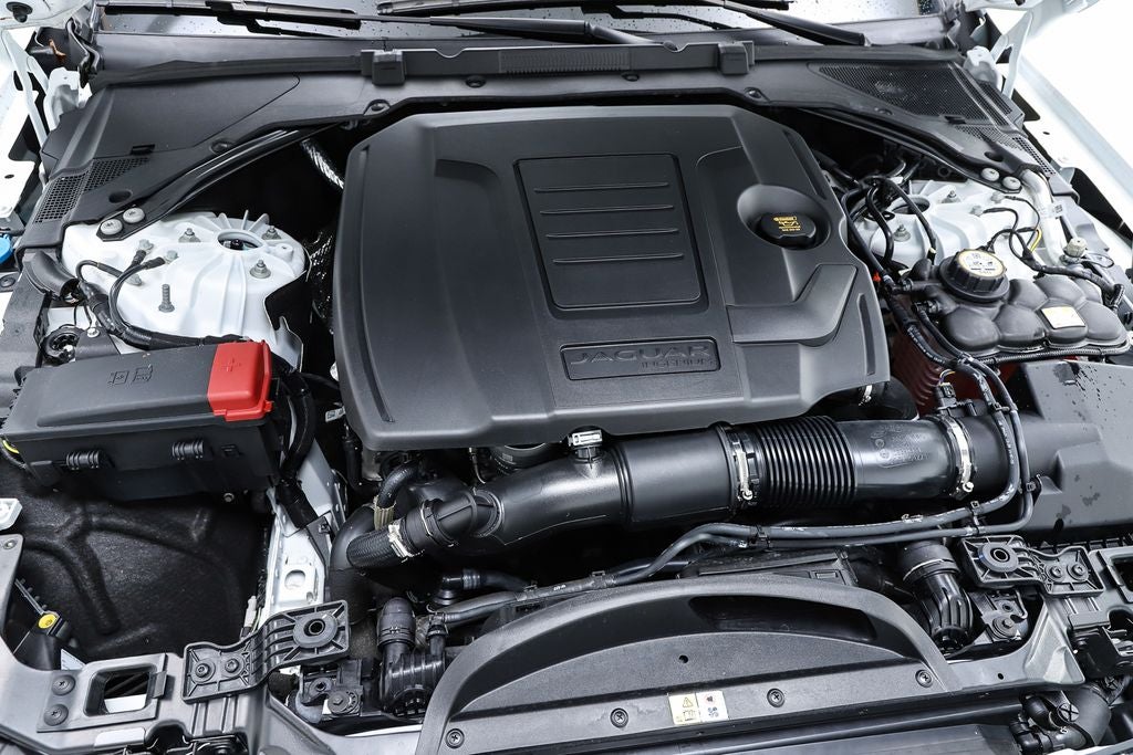 2024 Jaguar XF R-Dynamic SE