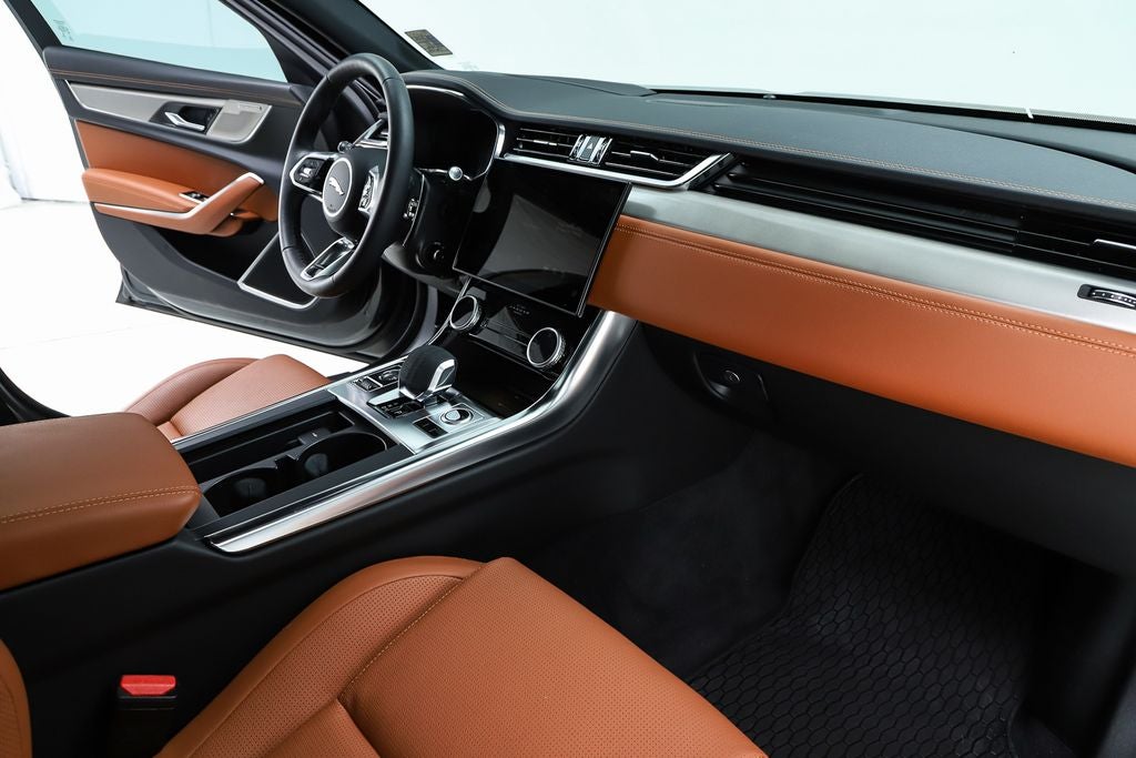 2024 Jaguar XF R-Dynamic SE