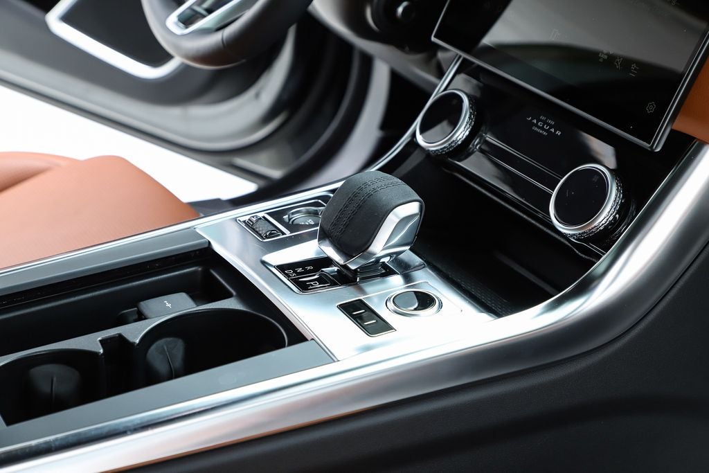 2024 Jaguar XF R-Dynamic SE