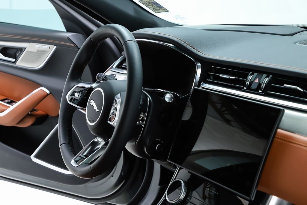 2024 Jaguar XF R-Dynamic SE