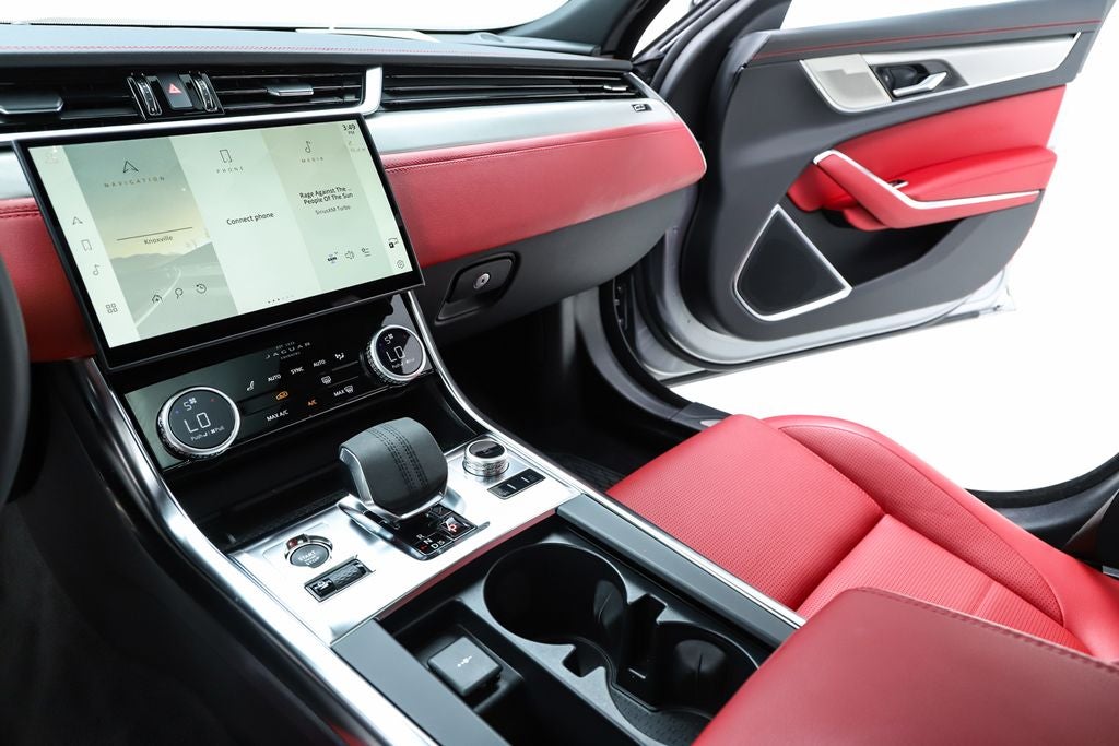 2024 Jaguar XF R-Dynamic SE