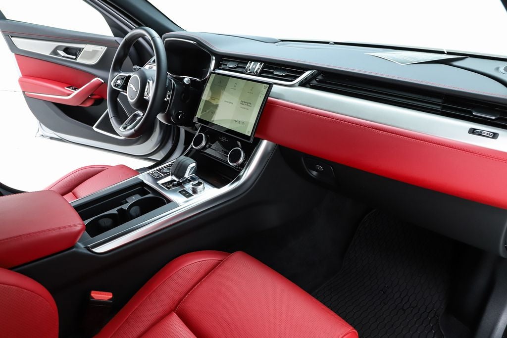 2024 Jaguar XF R-Dynamic SE