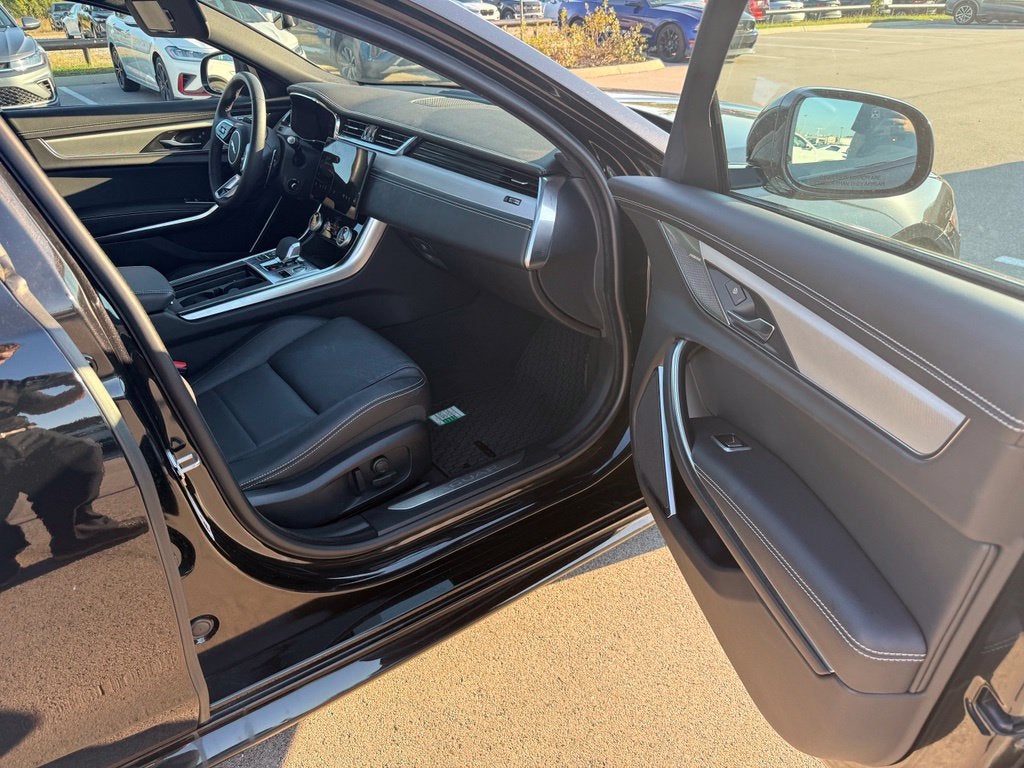 2024 Jaguar XF R-Dynamic SE