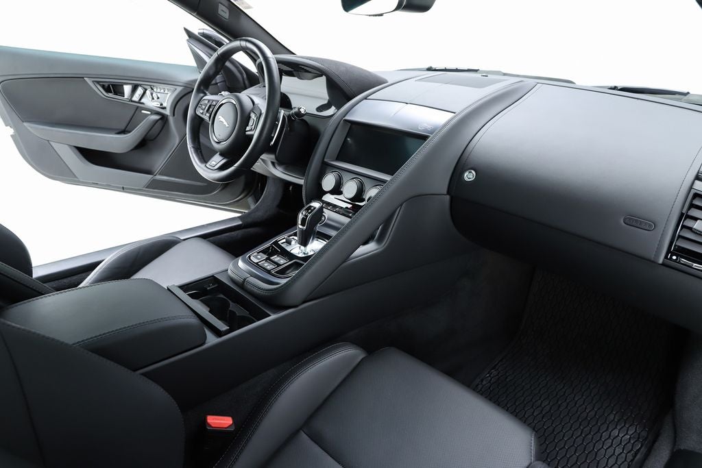 2022 Jaguar F-TYPE R