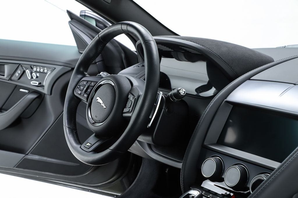 2022 Jaguar F-TYPE R