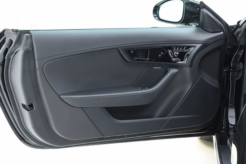 2022 Jaguar F-TYPE R