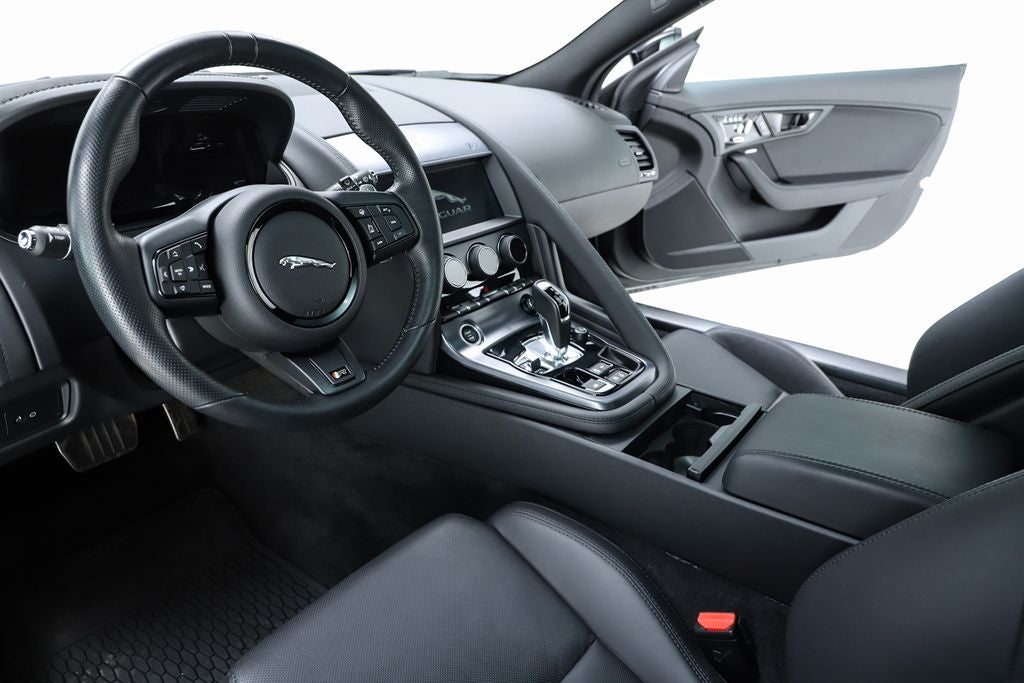 2022 Jaguar F-TYPE R