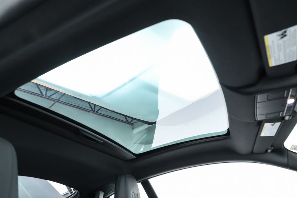 2022 Jaguar F-TYPE R