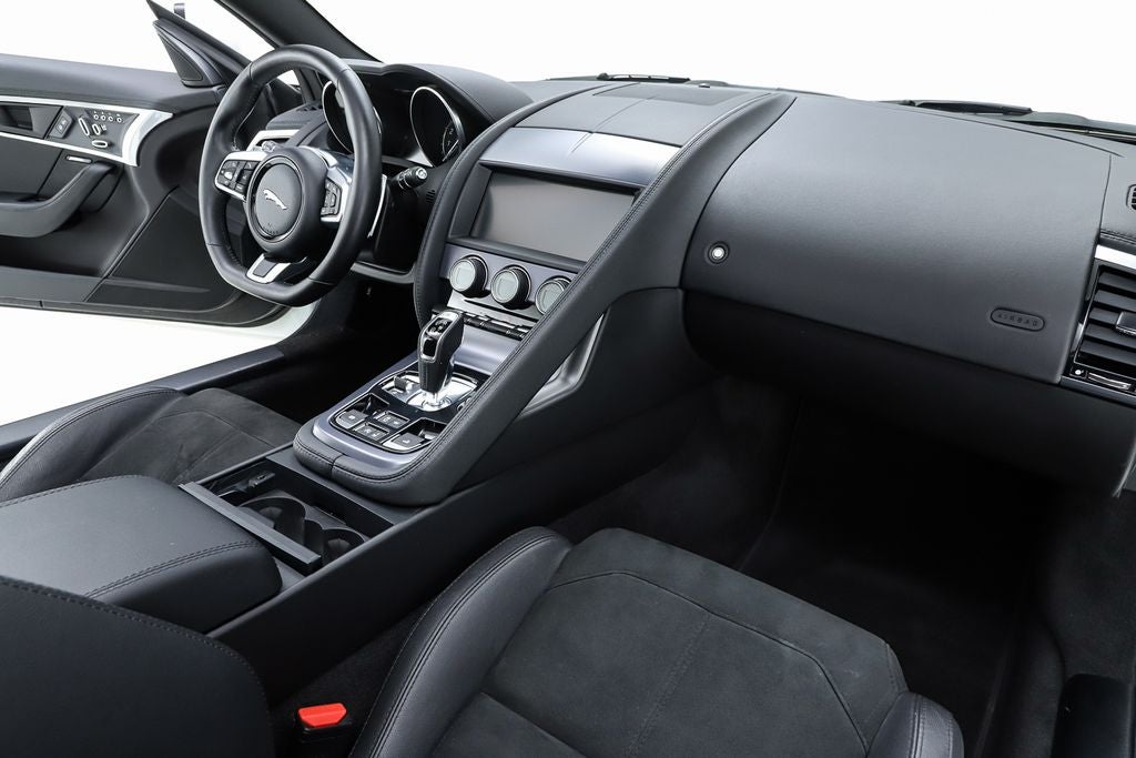 2019 Jaguar F-TYPE P300
