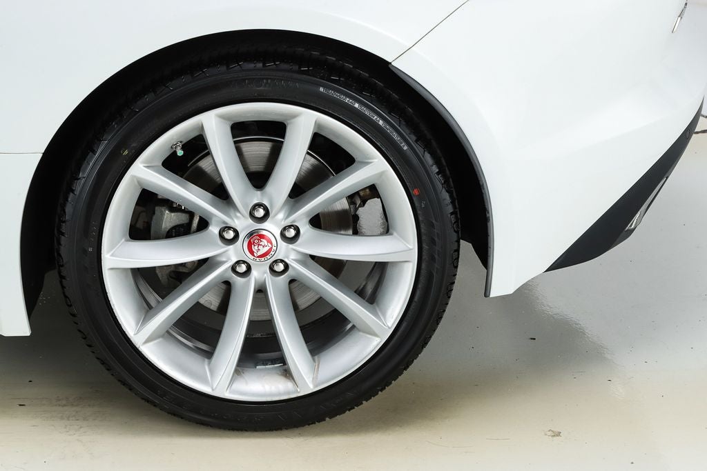 2019 Jaguar F-TYPE P300