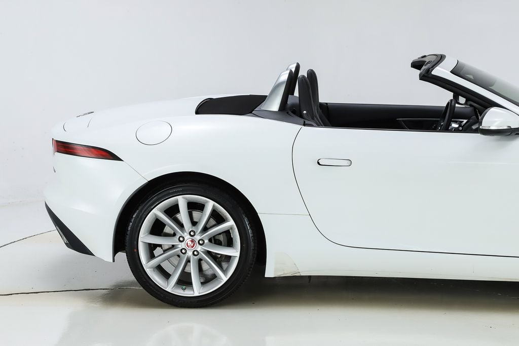 2019 Jaguar F-TYPE P300