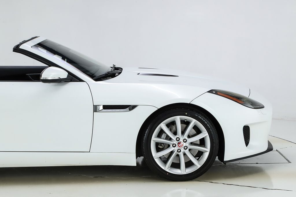 2019 Jaguar F-TYPE P300