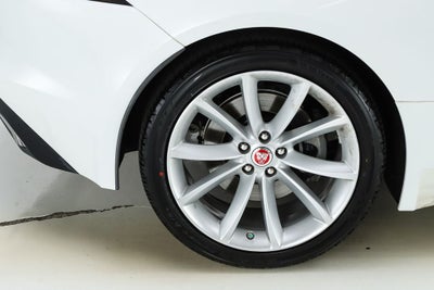 2019 Jaguar F-TYPE P300