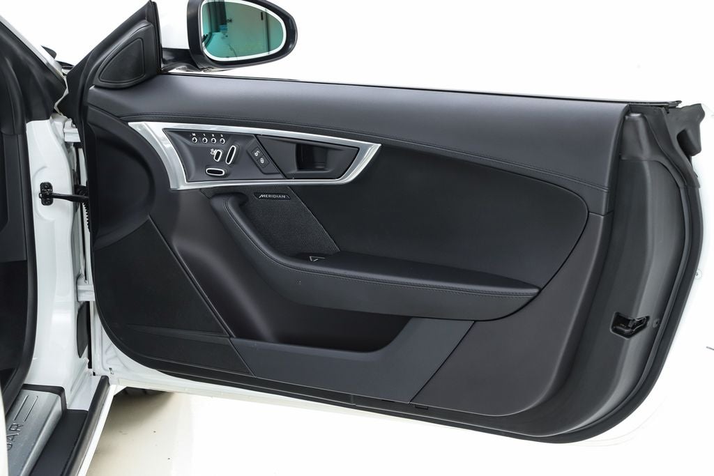 2019 Jaguar F-TYPE P300