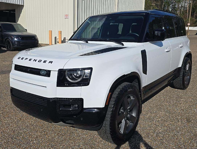 2023 Land Rover Defender 110 X-Dynamic SE
