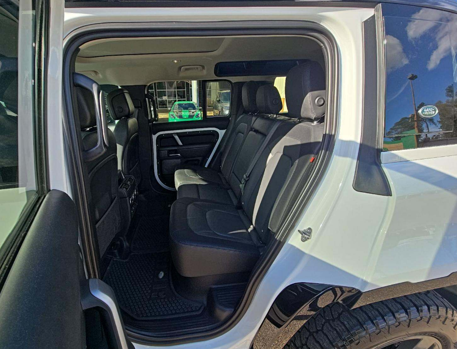 2023 Land Rover Defender 110 X-Dynamic SE