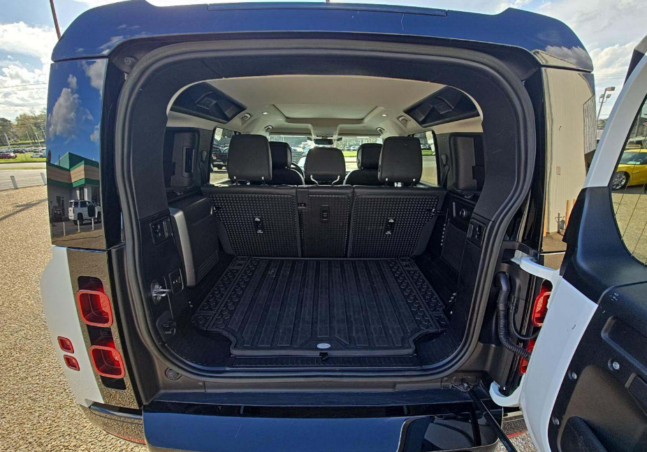 2023 Land Rover Defender 110 X-Dynamic SE