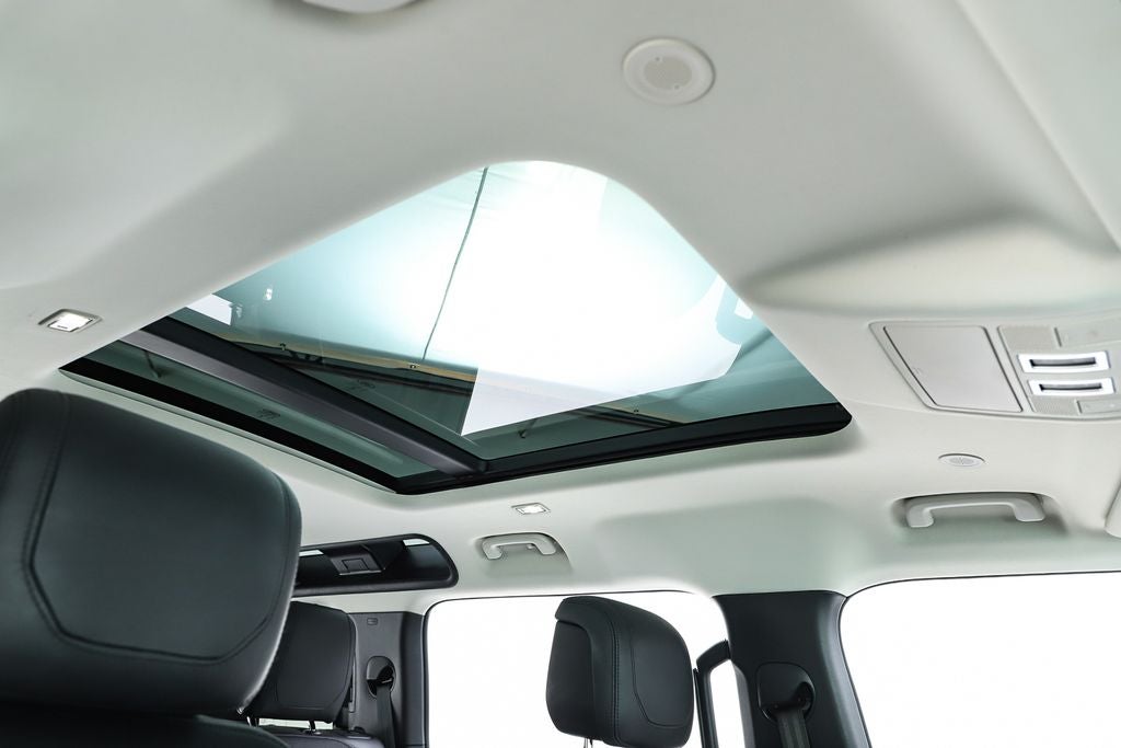 2023 Land Rover Defender 110 X-Dynamic SE