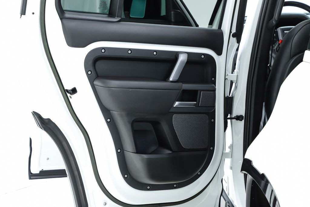 2023 Land Rover Defender 110 X-Dynamic SE