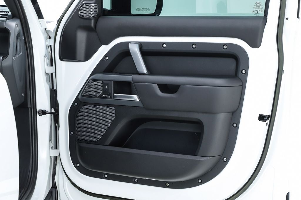 2023 Land Rover Defender 110 X-Dynamic SE