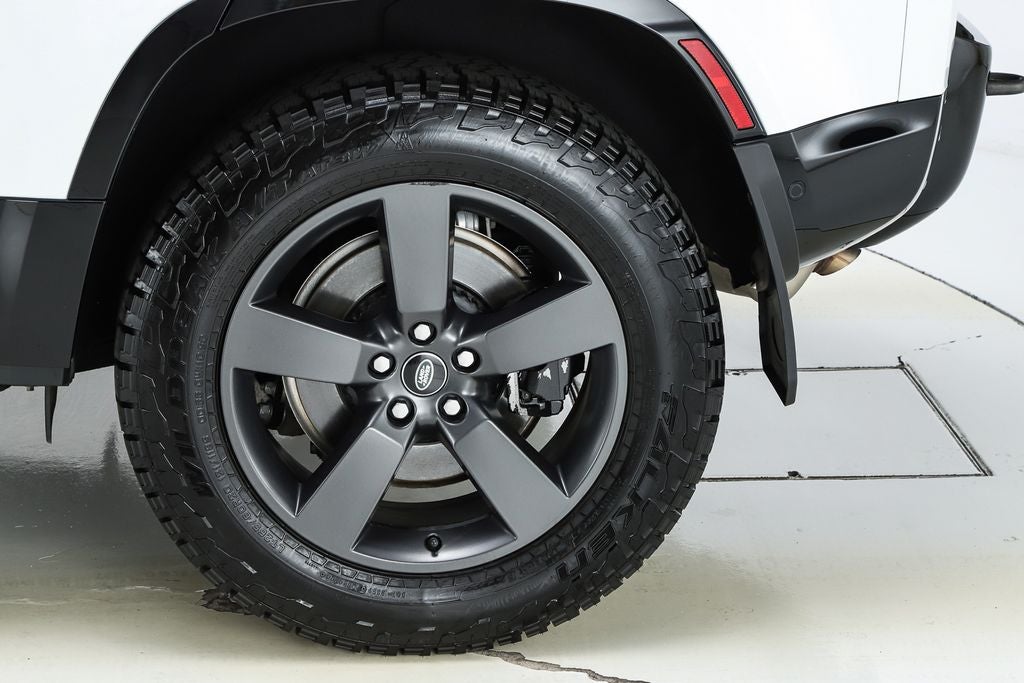 2023 Land Rover Defender 110 X-Dynamic SE