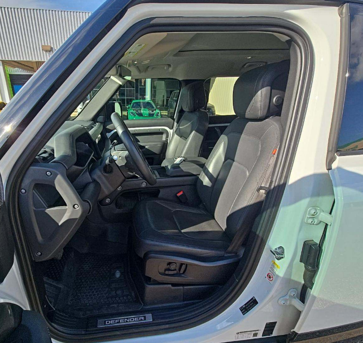 2023 Land Rover Defender 110 X-Dynamic SE