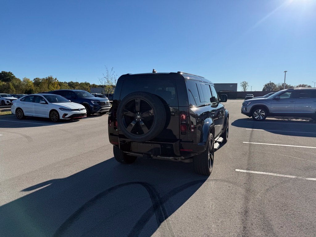 2025 Land Rover Defender 110 X-Dynamic SE