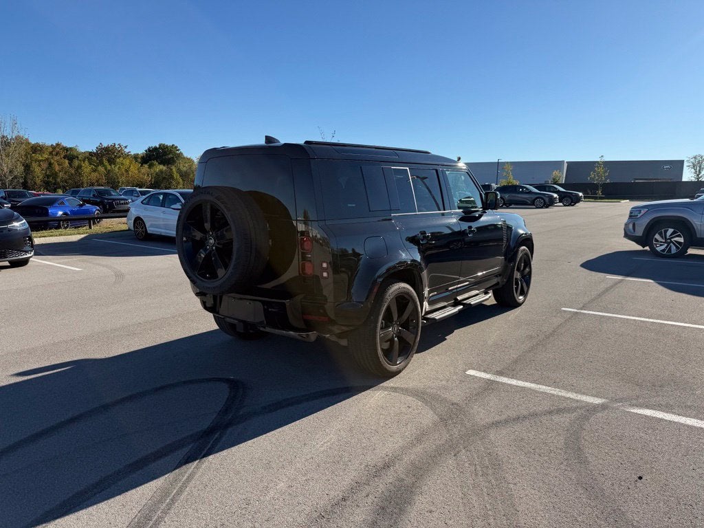 2025 Land Rover Defender 110 X-Dynamic SE