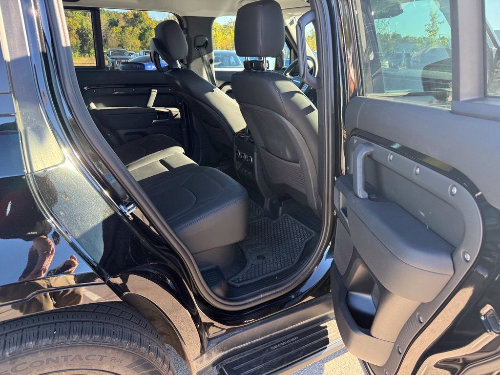 2025 Land Rover Defender 110 X-Dynamic SE