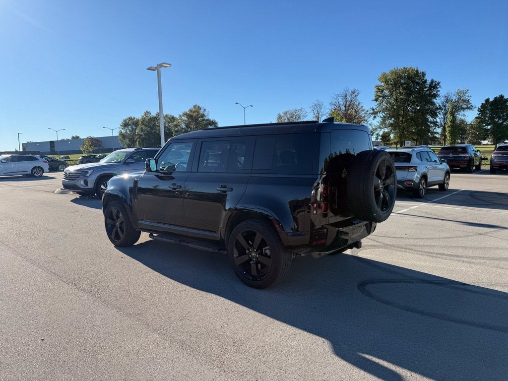 2025 Land Rover Defender 110 X-Dynamic SE