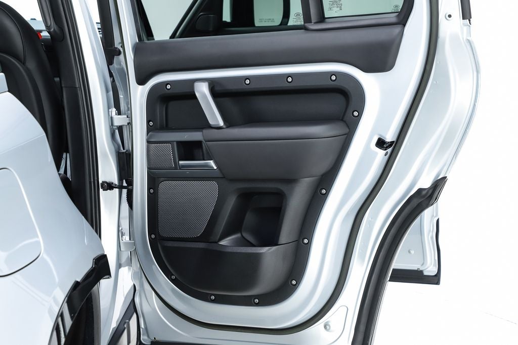 2023 Land Rover Defender 110 X-Dynamic SE