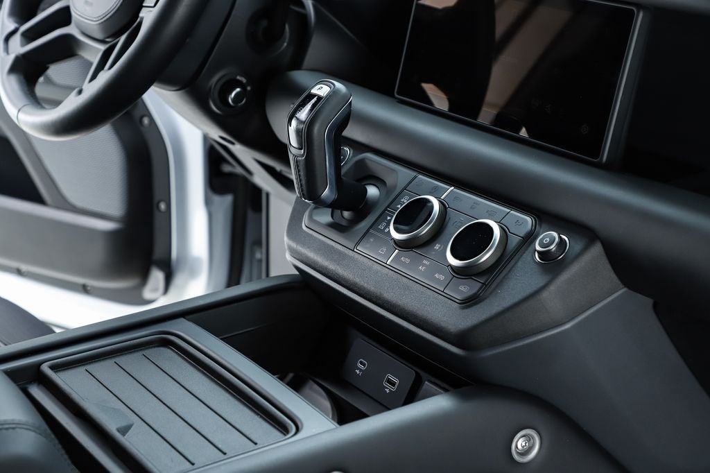2023 Land Rover Defender 110 X-Dynamic SE