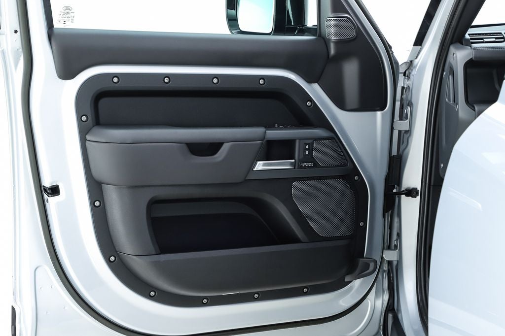 2023 Land Rover Defender 110 X-Dynamic SE