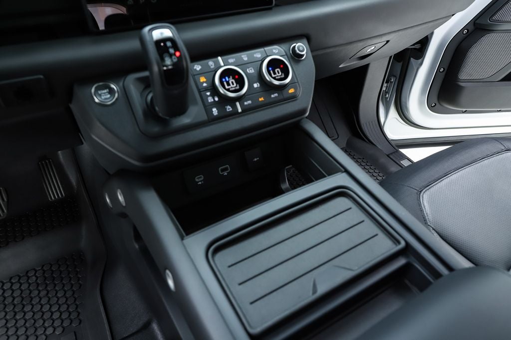 2023 Land Rover Defender 110 X-Dynamic SE