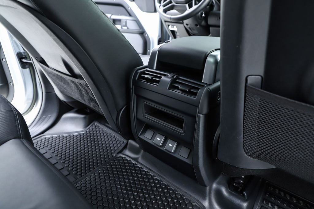 2023 Land Rover Defender 110 X-Dynamic SE
