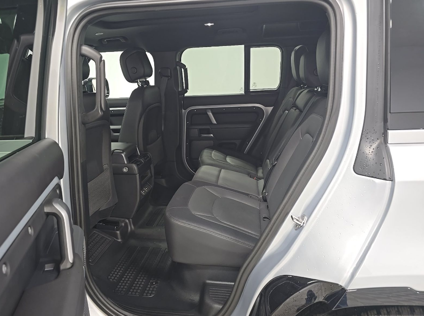 2023 Land Rover Defender 110 X-Dynamic SE