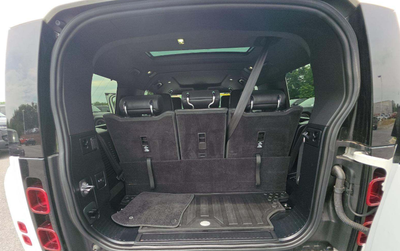 2024 Land Rover Defender 130 X-Dynamic SE