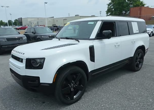 2024 Land Rover Defender 130 X-Dynamic SE