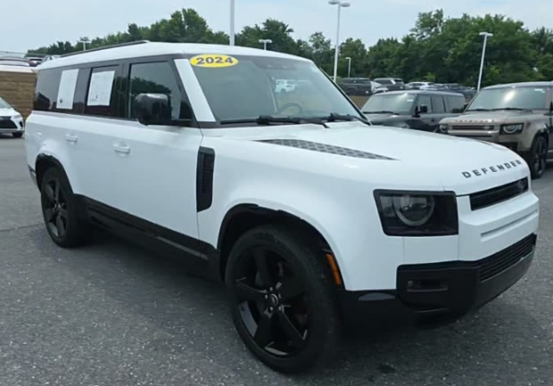 2024 Land Rover Defender 130 X-Dynamic SE