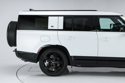 2024 Land Rover Defender 130 X-Dynamic SE