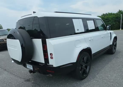 2024 Land Rover Defender 130 X-Dynamic SE