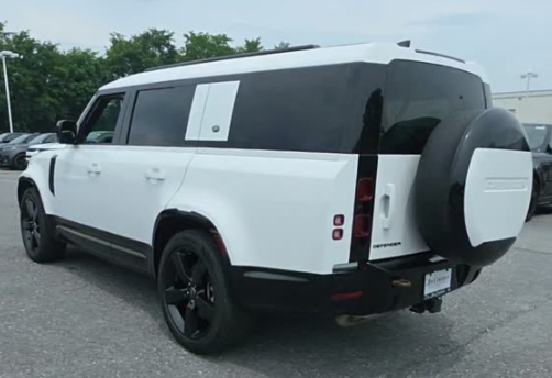 2024 Land Rover Defender 130 X-Dynamic SE