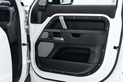2024 Land Rover Defender 130 X-Dynamic SE