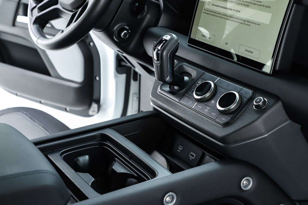 2024 Land Rover Defender 130 X-Dynamic SE