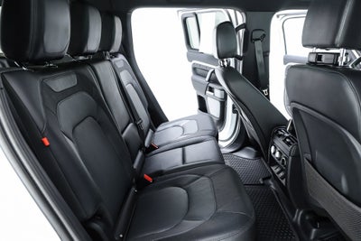2024 Land Rover Defender 130 X-Dynamic SE