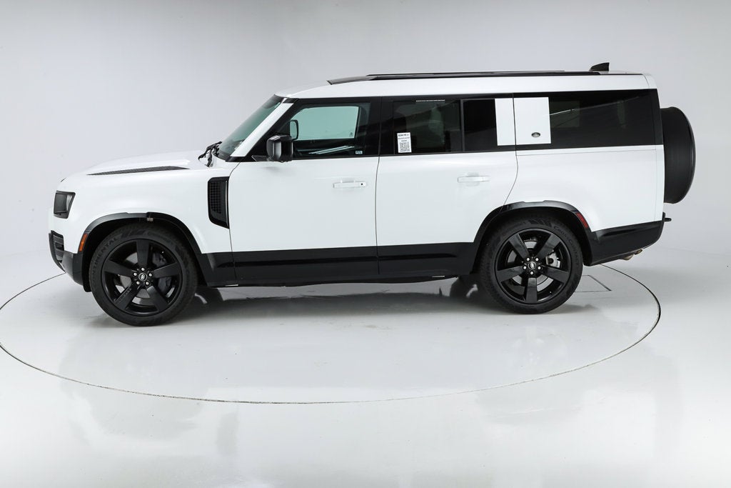 2024 Land Rover Defender 130 X-Dynamic SE