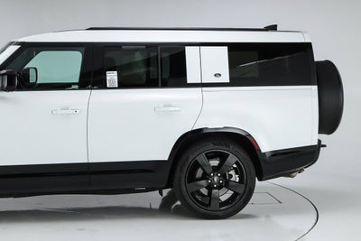 2024 Land Rover Defender 130 X-Dynamic SE
