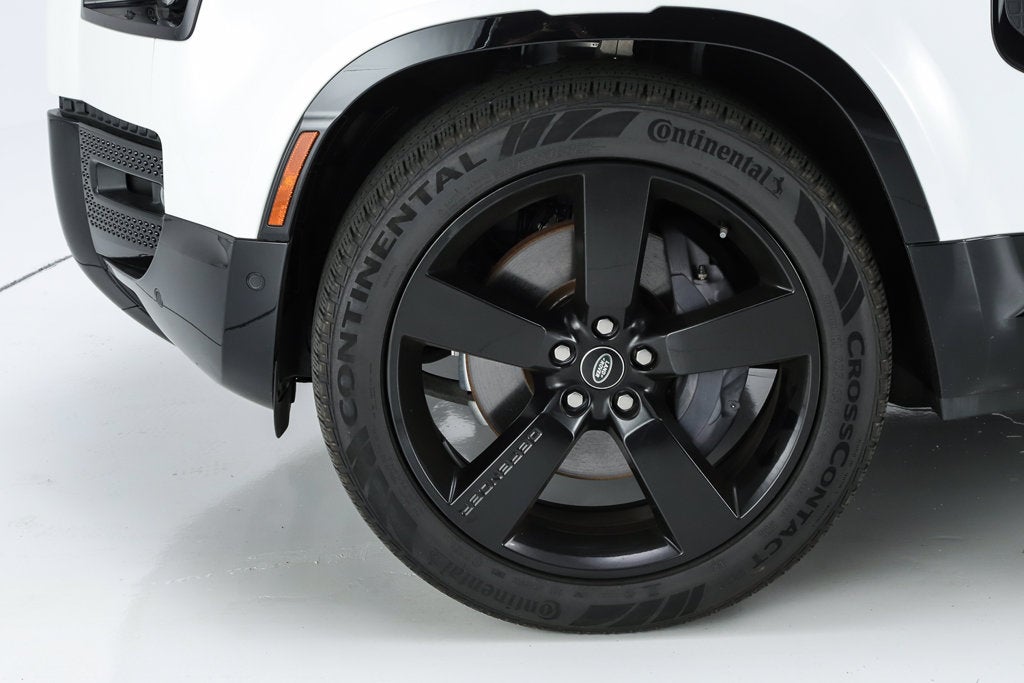 2024 Land Rover Defender 130 X-Dynamic SE